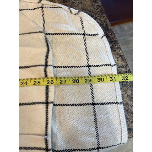 Miou Muse Medium Oversized Ivory with Black Grid Design Flannel Shacket - Picture 8 of 8